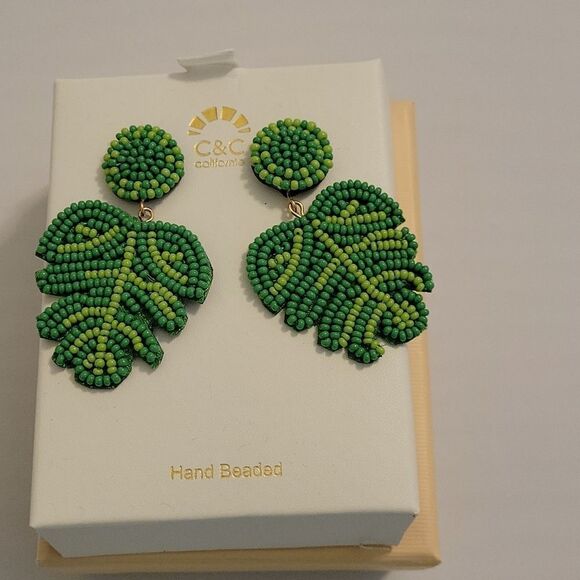 BRAND NEW C&C CALIFORNIA HAND BEADED WOMEN"S  FLOWERS PATTERN DESIGN EAR… - Picture 8 of 10